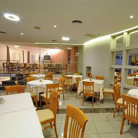 Maritina מלון העיירה קוס